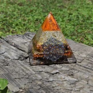 Orgonita pirámide potente naranja