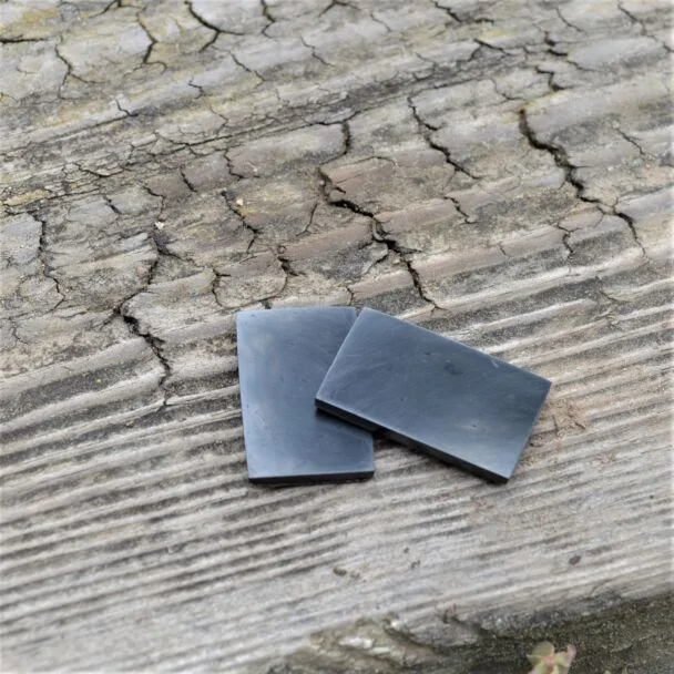 Polished shungite protective shield for mobile